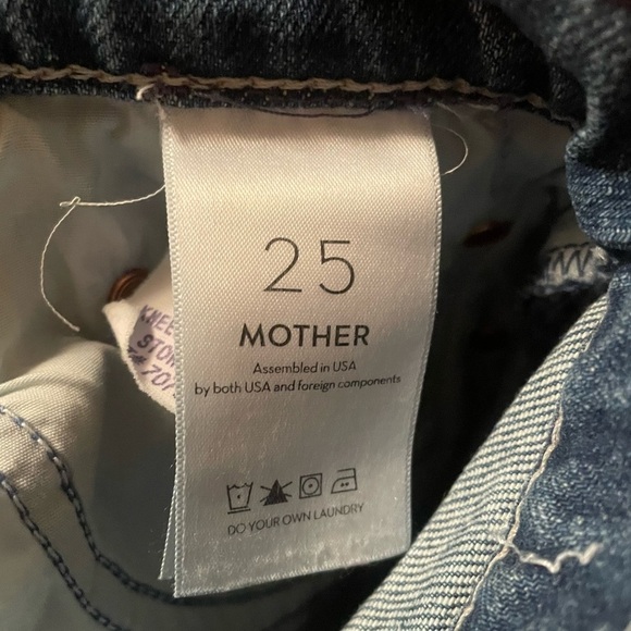 Mother Denim Superior The Tomcat Patchwork Jeans Kneeling on Stones - Picture 6 of 7